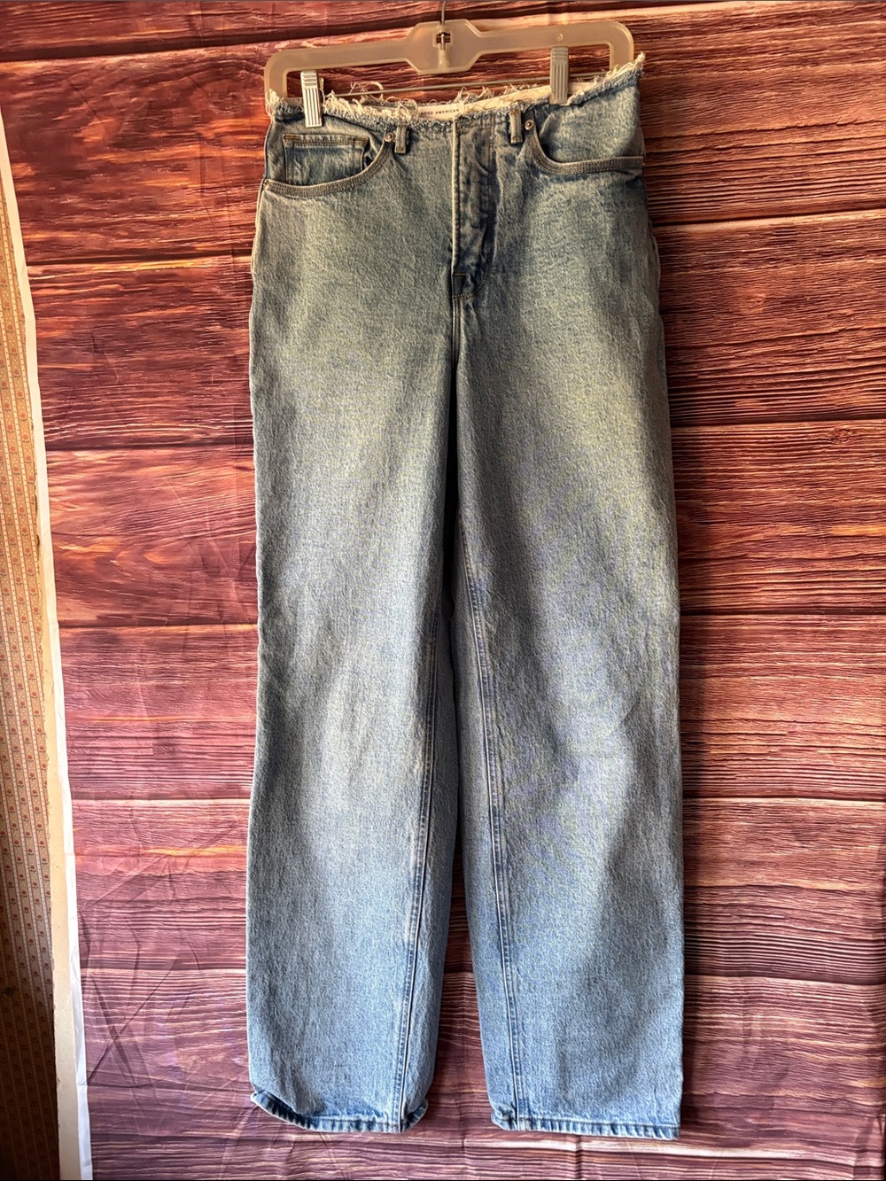 Good American Light Blue Relaxed Straight Jeans